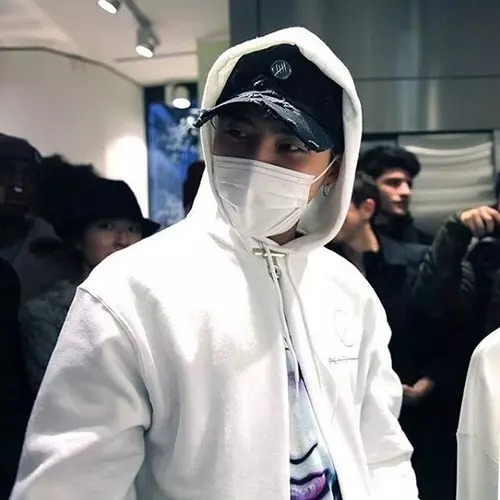 G-Dragon 個人品牌 PEACEMINUSONE 　推出與法國店鋪 colette 限定商品！