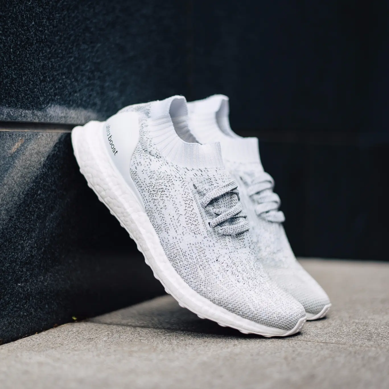 街頭「尚派」！UltraBOOST家族全白反光版本上腳，想當路人甲都不行