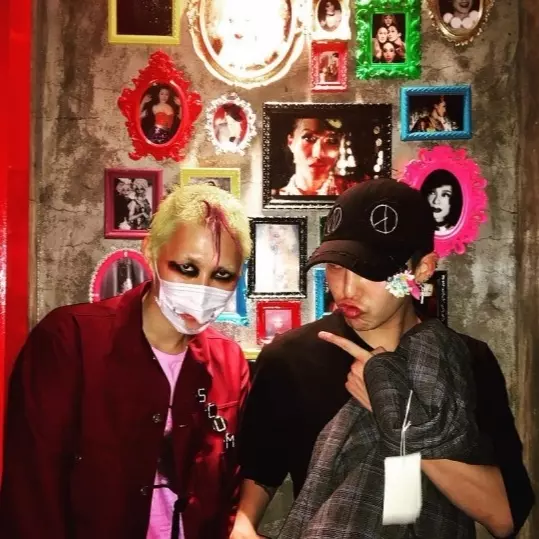 G-dragon 個人品牌 PEACEMINUSONE　全新聯名帽款登場！