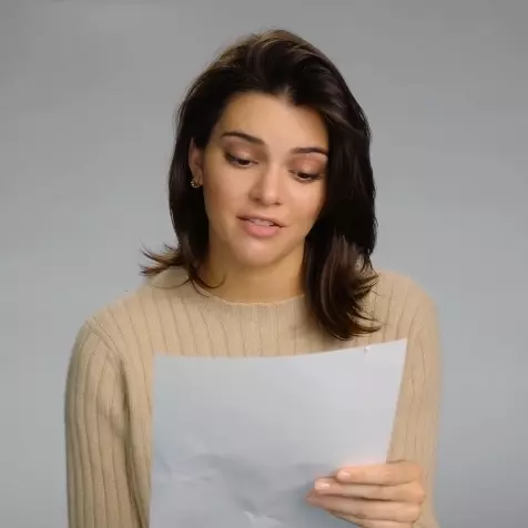 超模大開金口！看 Gigi Hadid 和 Kendall Jenner 搞笑演繹 Justin Bieber 的「Baby」！