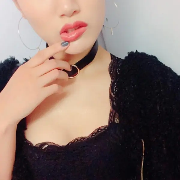打造小臉線條就靠它！有了這些配件視覺感瘦臉不是夢