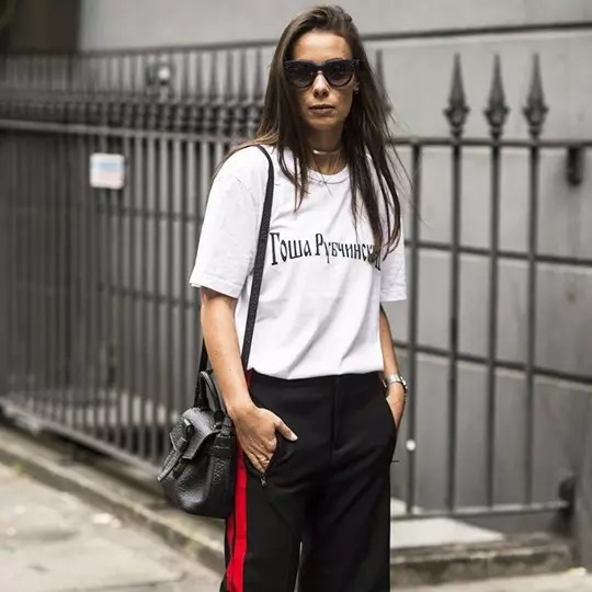時裝週街拍中曝光率極高：今季大家都瘋搶的 Zara 單品就是這件，幾乎在全球都賣光了！