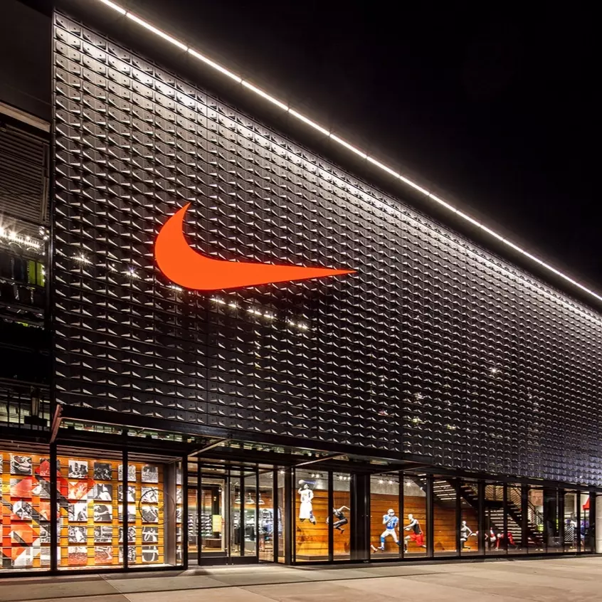Nike、Uniqlo、adidas、Puma 背後都有他　富豪身價超嚇人！