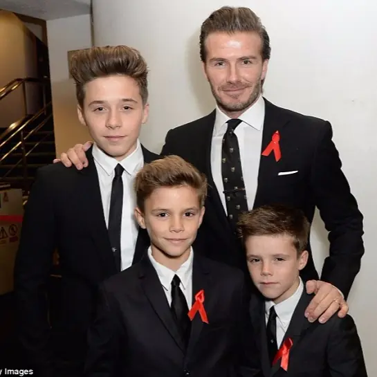 Cruz Beckham 要出道了？！進 MJ 製作人錄音室錄音帥爆了