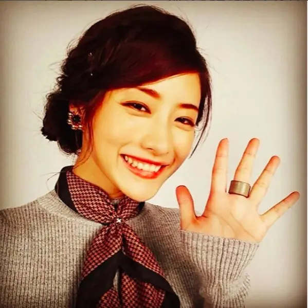 石原里美又要引領時尚潮流！盤點日劇《校對女王》河野悅子各種穿搭