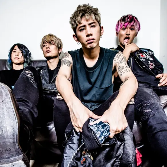 你不能不認識超火紅的 ONE OK ROCK ！外國人喜歡的日本歌曲街頭大調查！