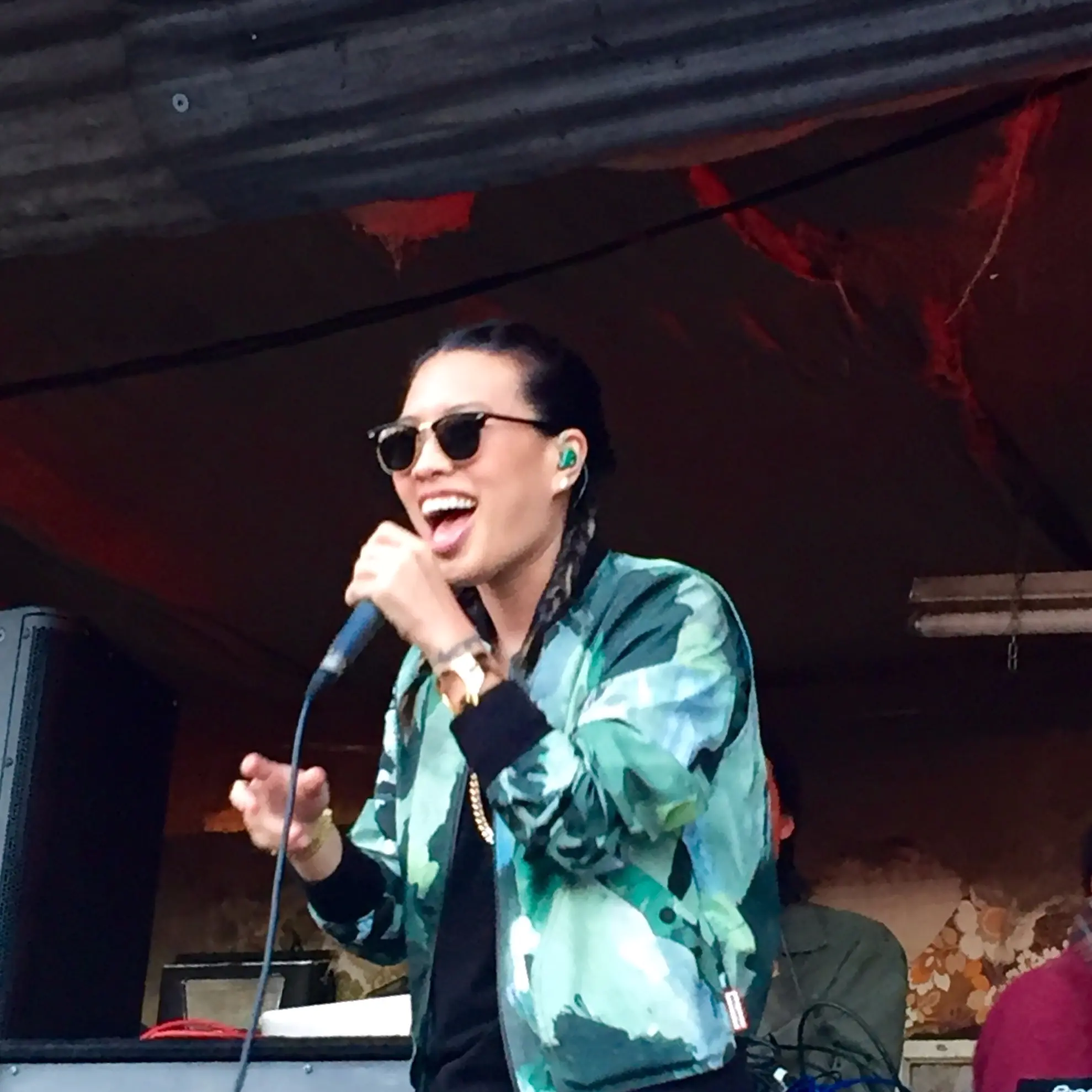 雙十一「愛愛音樂節」準備搖滾！先看全球最大草地音樂祭 Glastonbury Festival 超模們怎麼穿搭 
