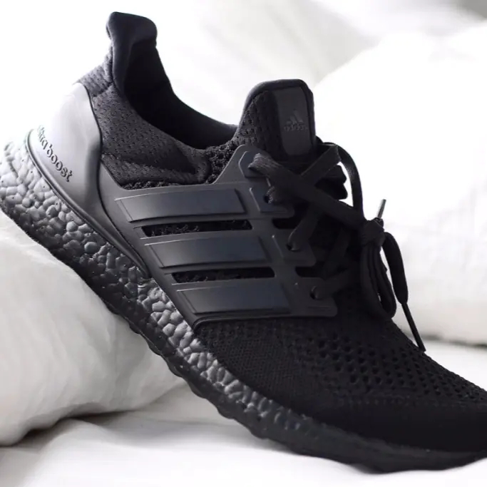 官方終於鬆口！adidas UltraBOOST「Triple Black」販售時間發佈