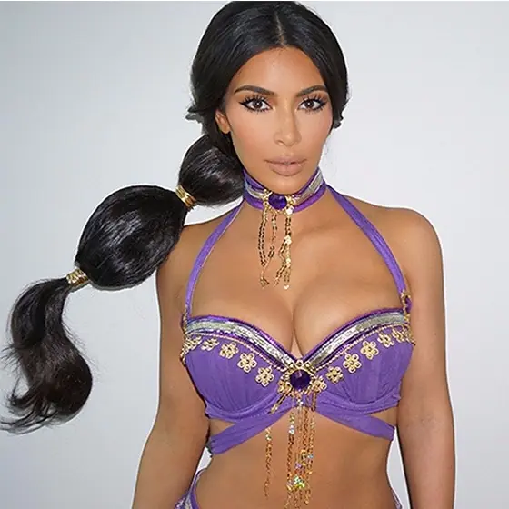 不是吧？！Kim Kardashian 的最新近照，竟惹起綁架是自編自導自演的爭議？