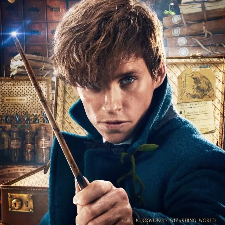 你都能擁有 Eddie Redmayne 的同款隨身物！Fantastic Beasts 官方推出 4 款魔法手杖，一圓粉絲的巫師夢！