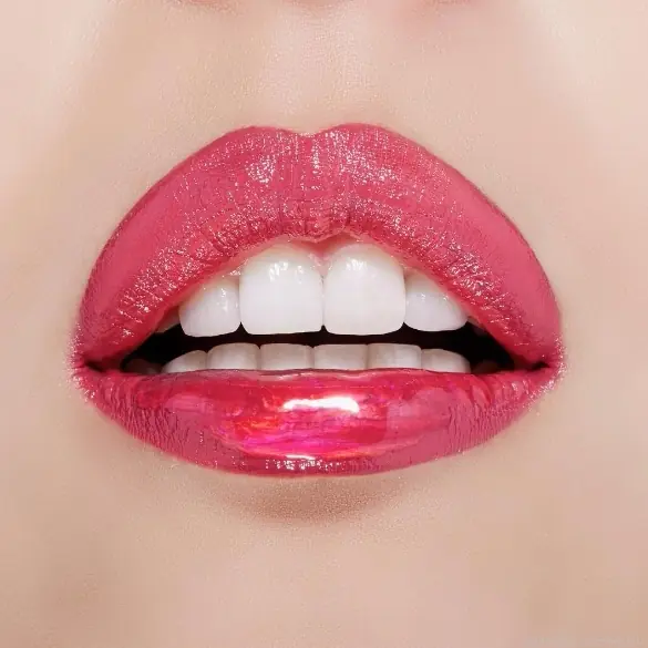 女神必備的唇彩？這支極具人氣的幻彩 Lip Gloss 已經有長長的 Waiting List 了