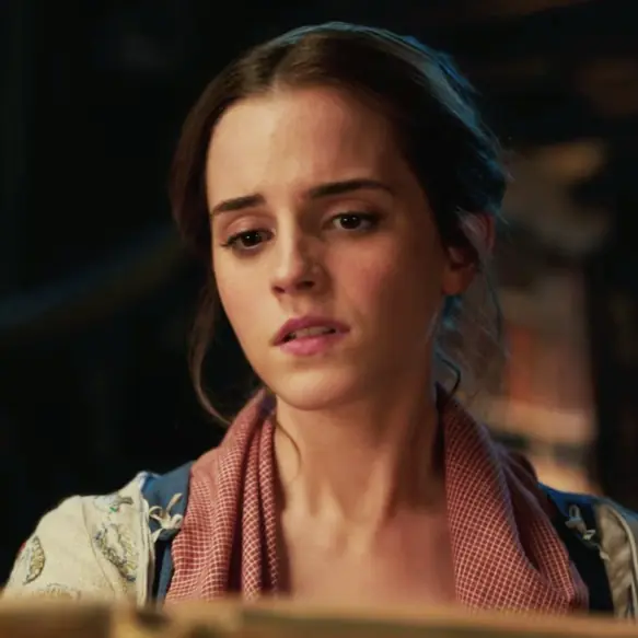 Emma Watson 在《美女與野獸》親自參與戲服設計，原來她不想穿⋯⋯