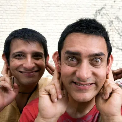 《三個傻瓜》 Aamir Khan 為戲狂增肥至 97 公斤　花 5 個月練回肌肉猛男！