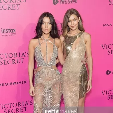 Gigi Hadid 與 Bella Hadid 最火辣模特姊妹花
