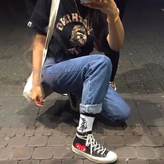 還在穿隱形襪？全身搭配狠角色非「中筒襪」莫屬！