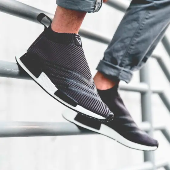 「最強黑魂XR1 COLOR BOOST」與「最受注目White Mountaineering潮牌聯名NMD」12月18日獨家於台中現身！