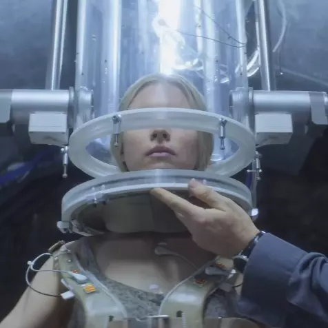 Netflix 繼《怪奇物語》後又一力作！這次主角是位「失明又失蹤」的小女孩 ...