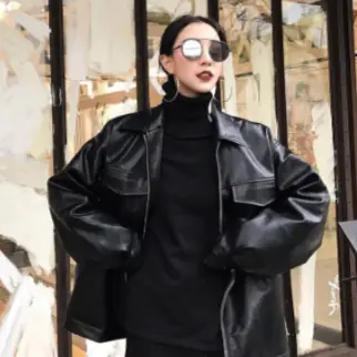 一件抵十件！這些萬年不敗的「黑色皮夾克」潮妞穿搭，讓妳帥翻整個冬天！