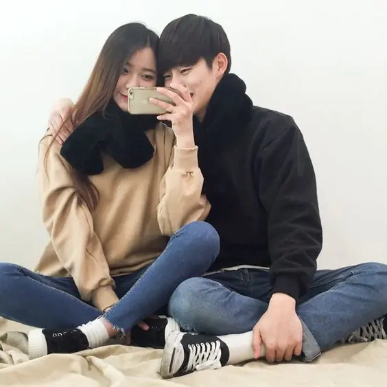 熱搜「不白眼情侶裝 Top 6 」！小編：快把卡通圖案扔了吧