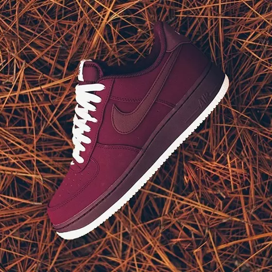 冬天一定要入手一件酒紅色單品！你的選擇會是這雙 Nike Air Force 1 Low 嗎？