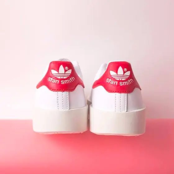 adidas Originals 推出全新 Stan Smith 厚底鞋款，絕對是嬌小女生的福利！