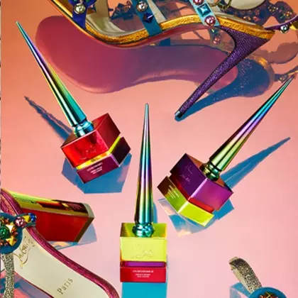 夢幻金屬色！Christian Louboutin Beauté 限定鏡面指甲油，絕對迷倒喜歡 Hologram 的你！