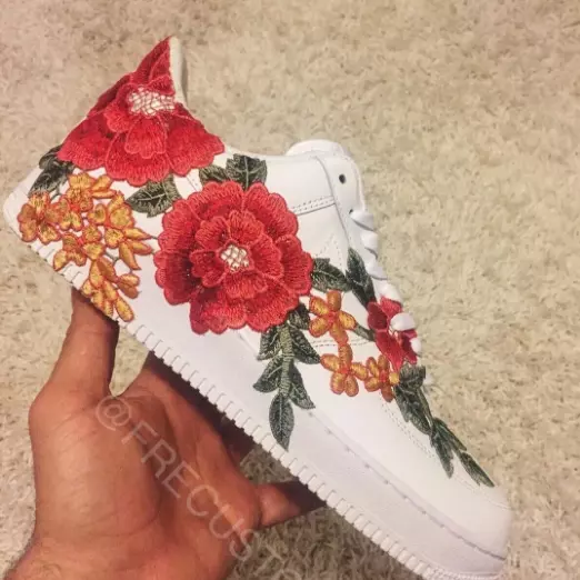 這雙在 Instagram 上紅翻了的 Nike Air Force 1 ，竟然是一雙 D.I.Y. 鞋款？