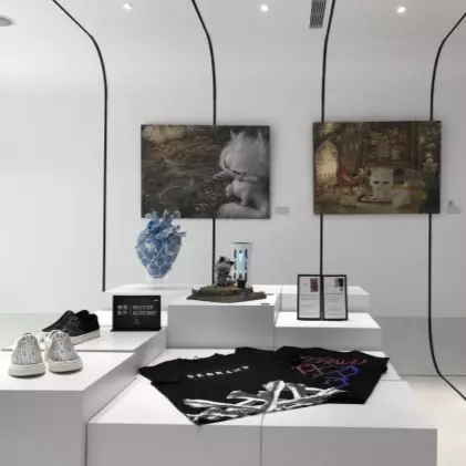 DEBRAND 旗艦店化身展演空間 力邀新銳藝術家進駐