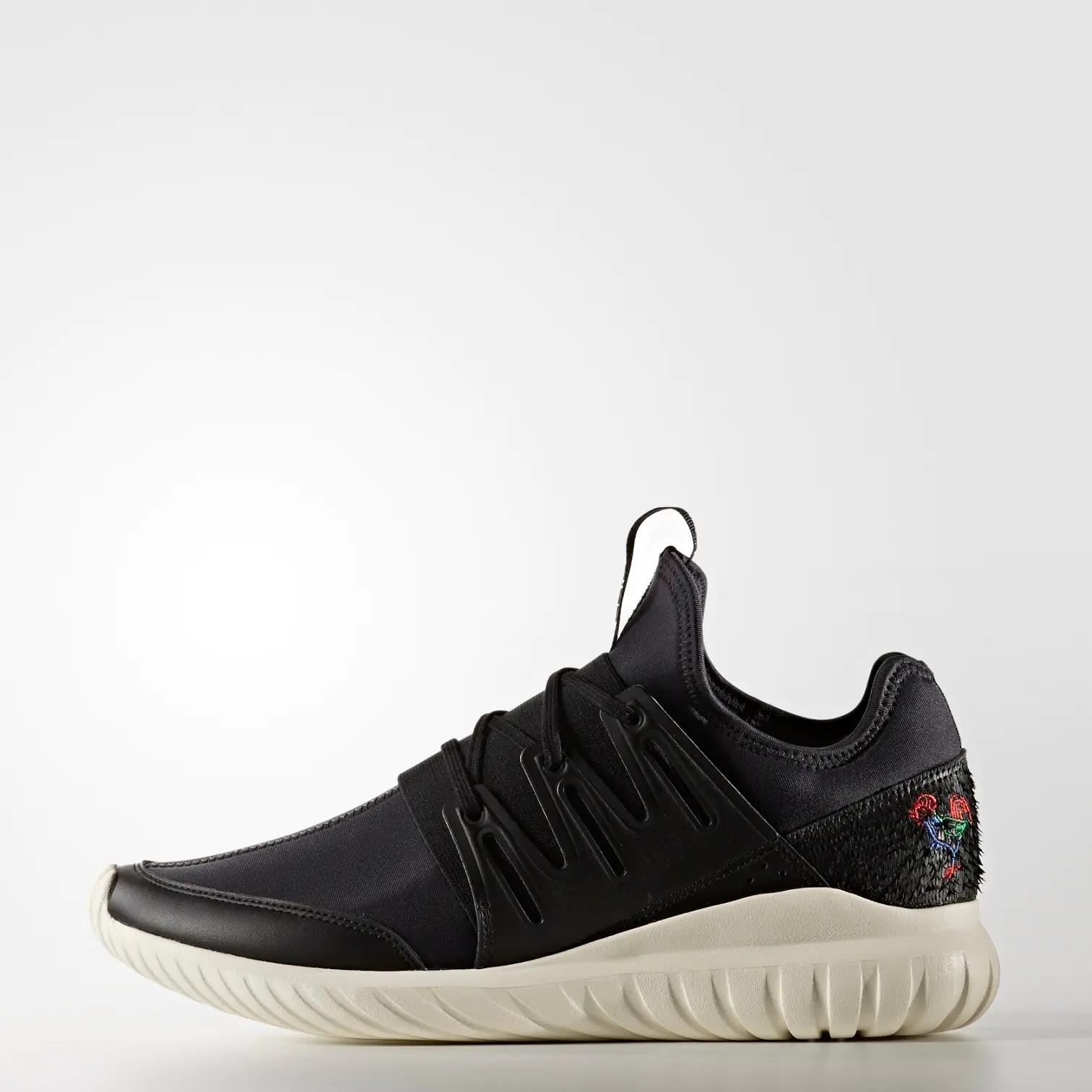 adidas Originals 「雞」年主題的CNY限定款，過年麻將想贏必須穿！