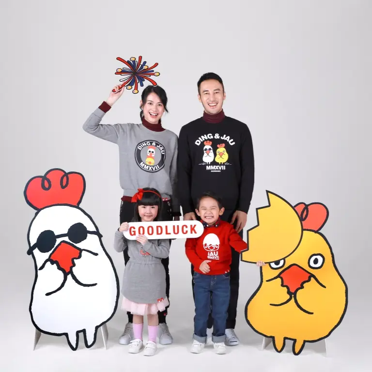 可愛雙寶小雞獻祝福！GIORDANO 親子潮裝陪你過好年