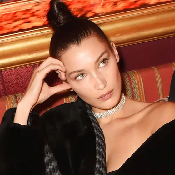 終於回應 The Weeknd 與 Selena Gomez 交往一事！Bella Hadid 不解釋，以一張 IG 照片說明一切！