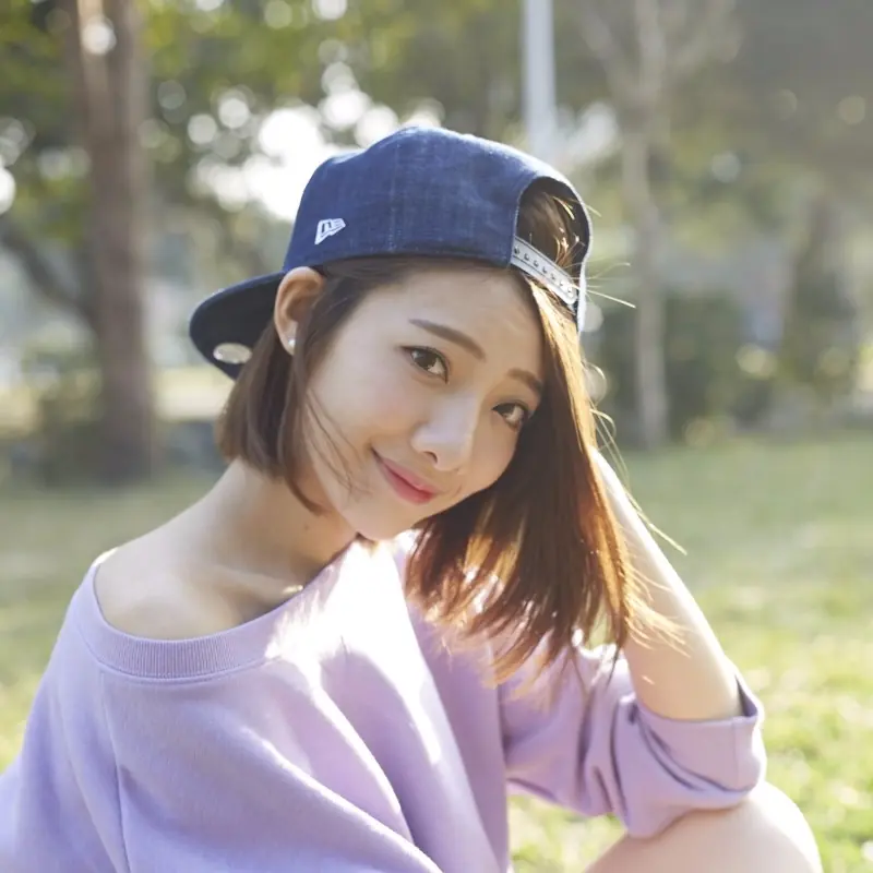 【野生抓正妹❤】「長腿郭雪芙」美腿、電眼超亮眼！路邊大跳《月薪嬌妻》戀舞　網友：回頭率女神！