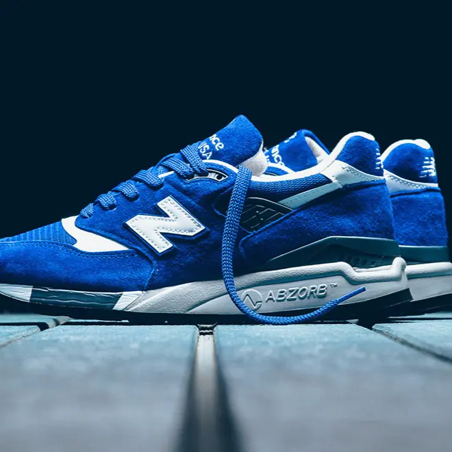 大家最愛買的無敵鞋型！New Balance 998 推出新款「紅藍雙色」麂皮鞋款！
