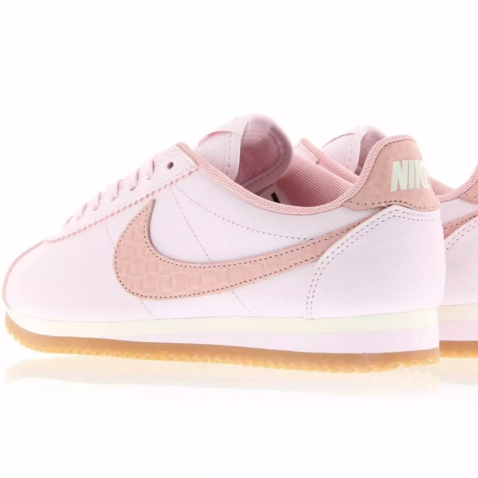 今季粉色當道！ Nike Classic Cortez 阿甘鞋也推出「珍珠粉」配色了！