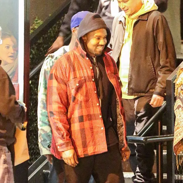 不是 Yeezy 也不是 ADIDAS！肯爺最新上腳的百年品牌 Karhu 大有來頭