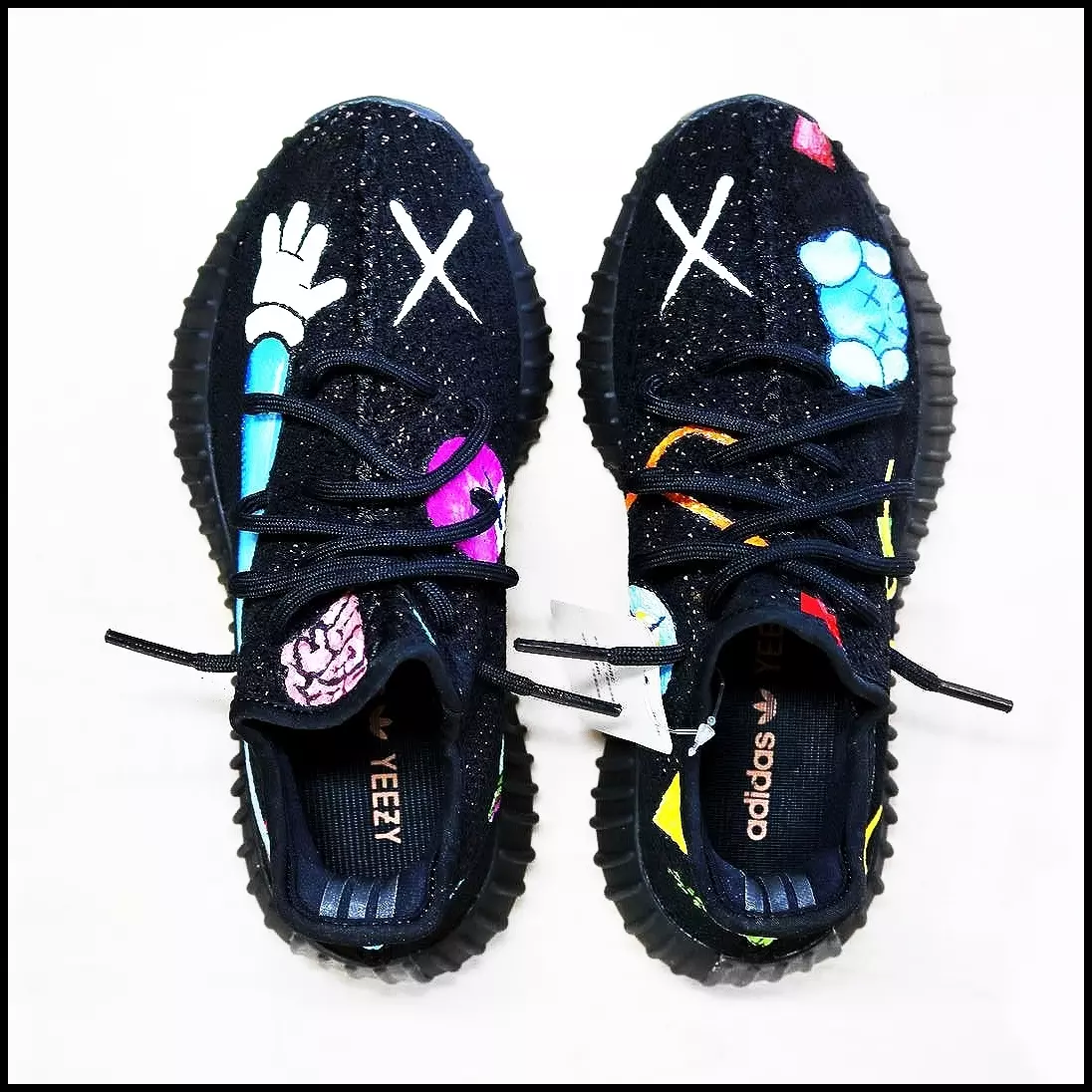 KAWS x Yeezy boost 神話級潮牌聯名鞋釋出？！網友：簡直美夢成真！
