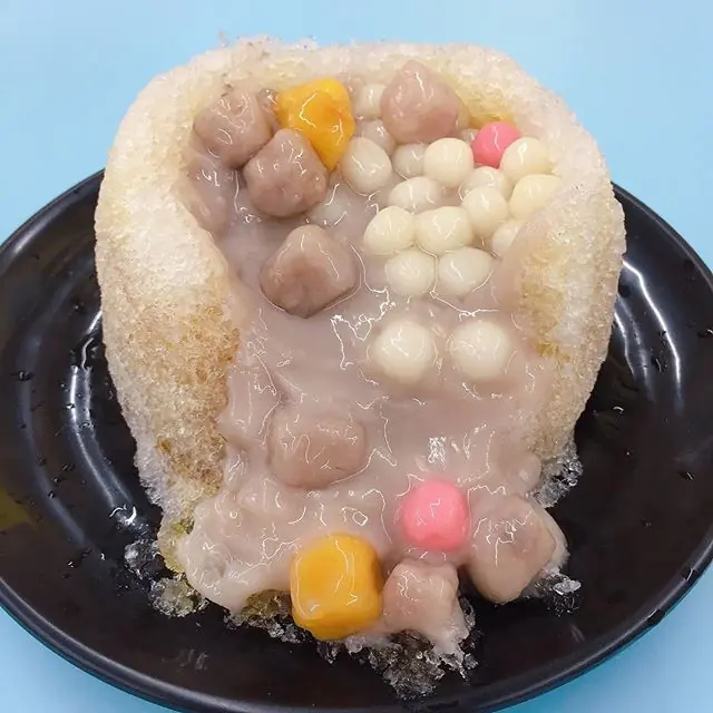 不愛甜也無法抗拒的冰品，芋泥大噴發的黑糖刨冰，最綿密的緞帶芋泥火山先來三盤謝謝！