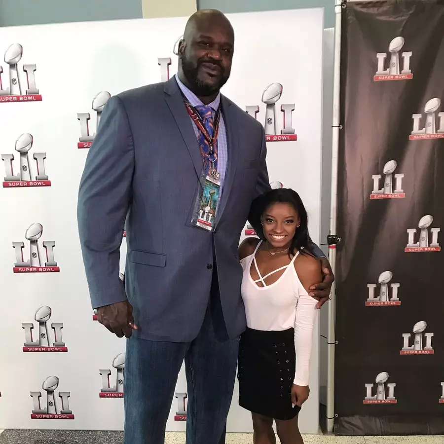 145 公分「體操女王」西蒙拜爾斯遇上 Shaq　最驚人身高差嚇壞網友！