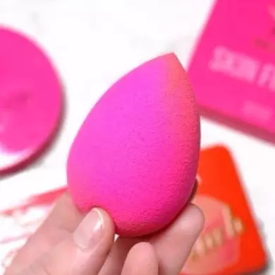 神一般的發明！這小容器一次過解決 Beauty Blender 易發霉、壽命短的問題！