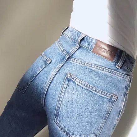復古牛仔造型強勢回歸，Monki 釋出春季新興牛仔單品造型照！