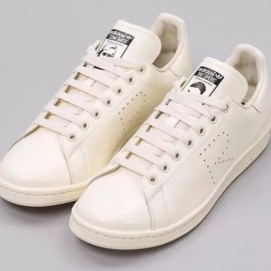 適合春季的自然色調！ Raf Simons x adidas Stan Smith 奶油白配色釋出！