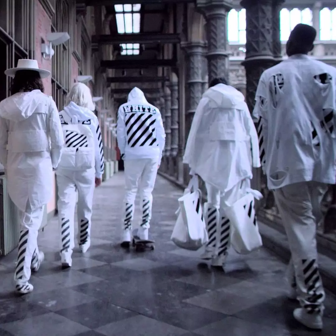 OFF-WHITE 斑馬紋再襲！2017 年「春」裝乍現一次看個夠