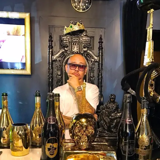GD、小賈都被這位韓裔珠寶商給「框」了！他的朋友圈讓人羨慕到想哭
