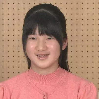 日本 15 歲愛子公主一年內驚人暴瘦　皇室照片「瘦到不成人形」嚇壞網友！