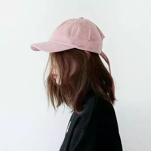 每年經典必備！一頂帽子輕鬆展現具潮感的時尚造型