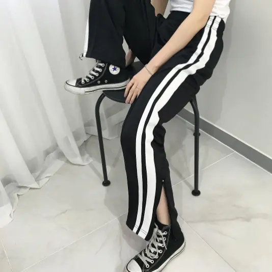 這是姐的小心機！冬天的 Sexy 穿搭就交給「開衩」單品！