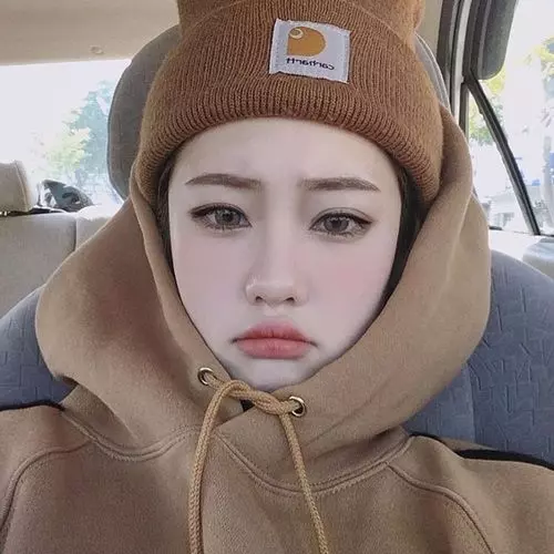 想要小顏嗎？超簡單「想到再做拉耳 3 招」！網友：連食慾都小了...