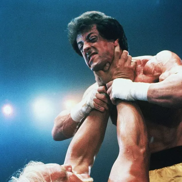 玩真的！席維斯史特龍爆料當年《洛基 3》　Hulk Hogan 把 3 名特技揍到送醫院！