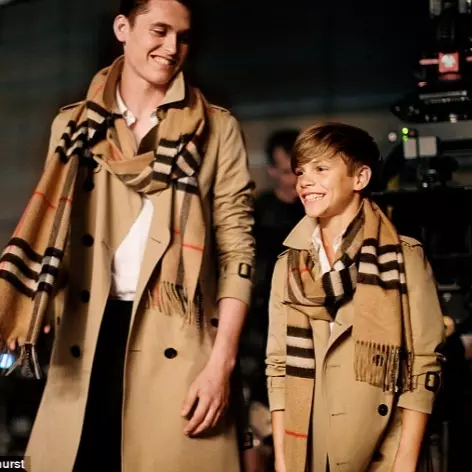 最會賺的 14 歲！羅密歐貝克漢收下「這個」驚人酬勞　加盟 Burberry 最新代言廣告！