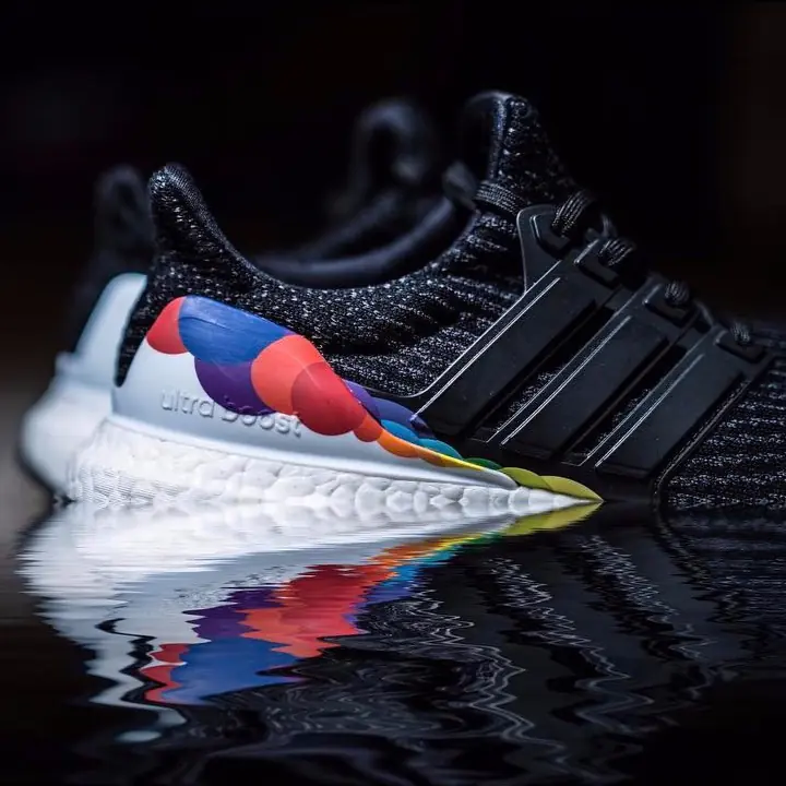 我挺平權我驕傲！adidas 推出 「LGBTQ」彩虹旗 Ultra boost 3.0